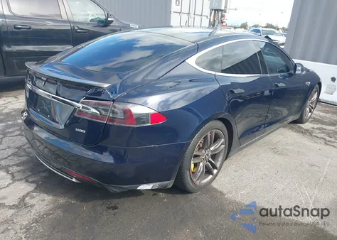 2013 Tesla Model S z USA, uszkodzony, nr VIN 5YJSA1DNXDFP06014